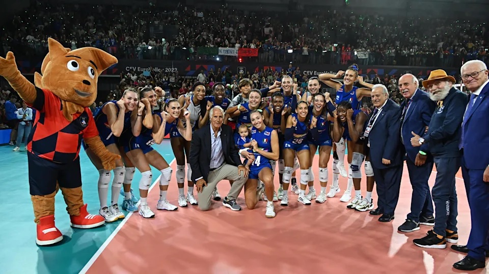 Itália vence França e avança para semifinal do Campeonato Europeu feminino de vôlei