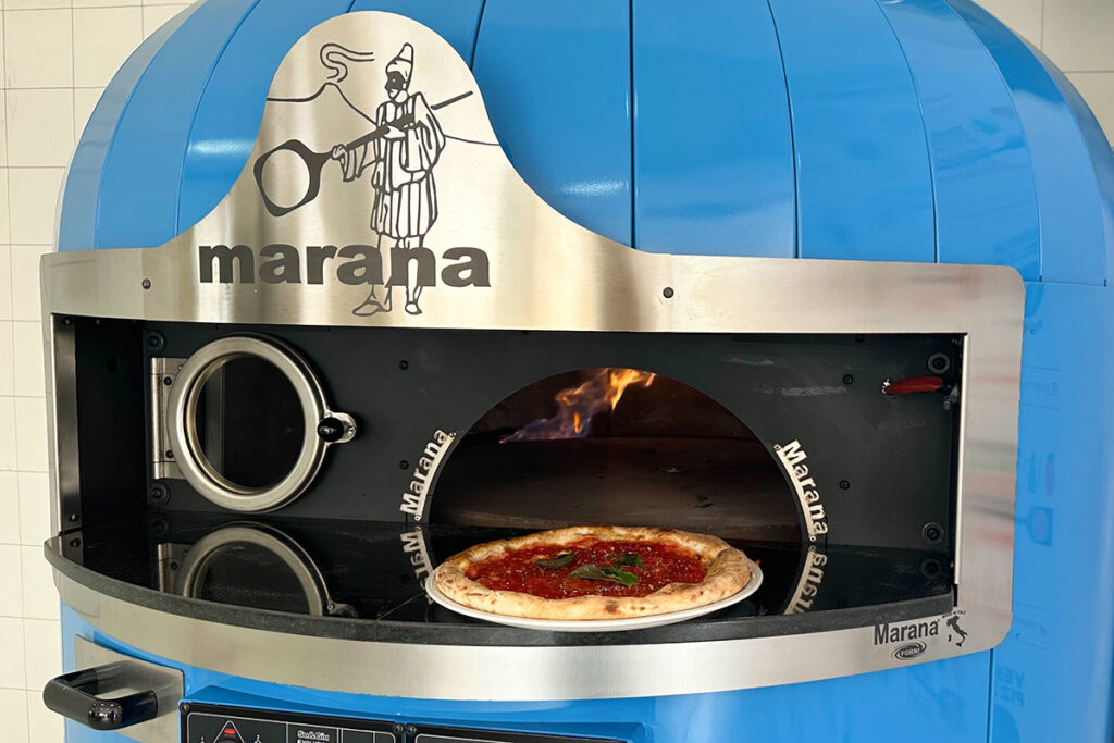 Associação aprova utilização do primeiro forno rotativo para pizza napolitana