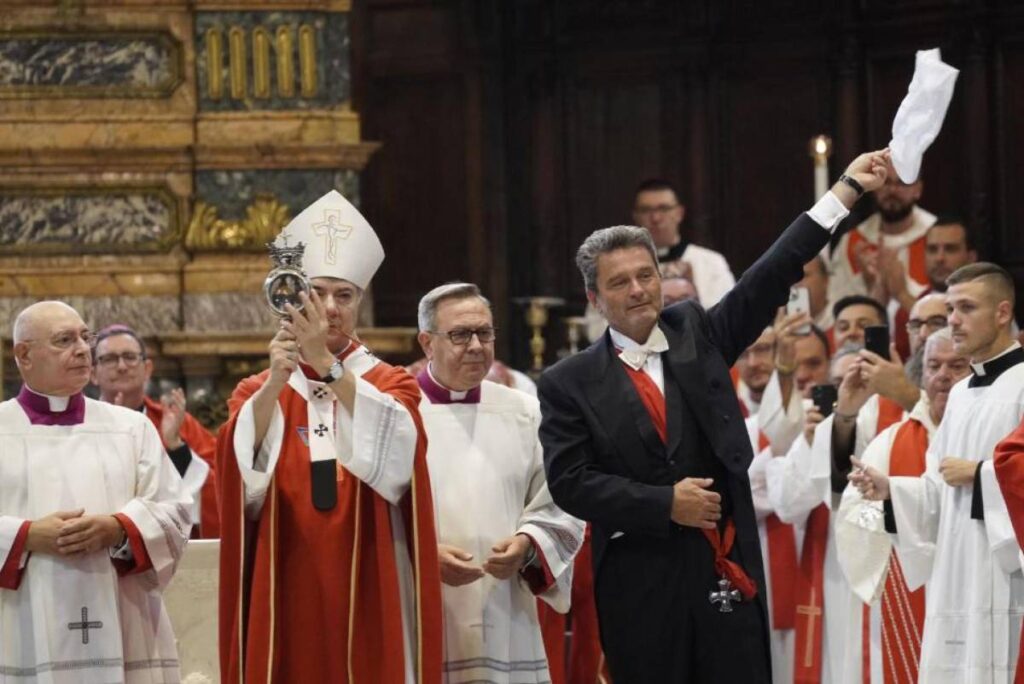 ‘Milagre’ de San Genaro se repete na Catedral de Nápoles e tranquiliza fiéis