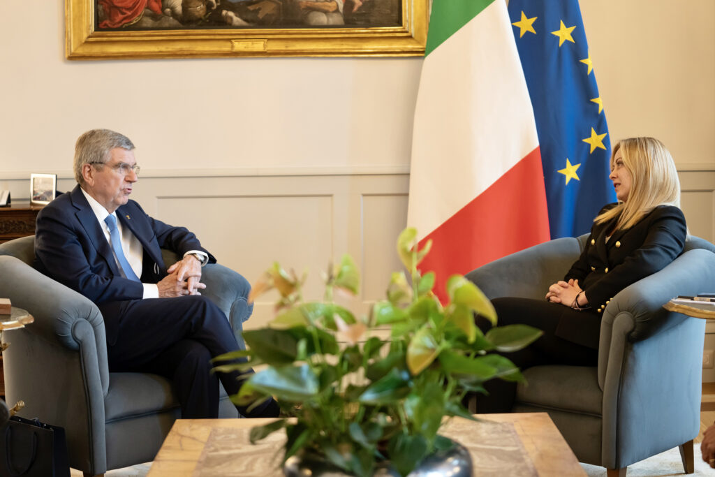 Premiê da Itália e presidente do COI discutem Olimpíadas de Inverno de 2026