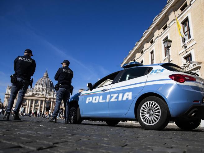 Polícia da Itália reforça medidas de segurança no Vaticano contra terrorismo