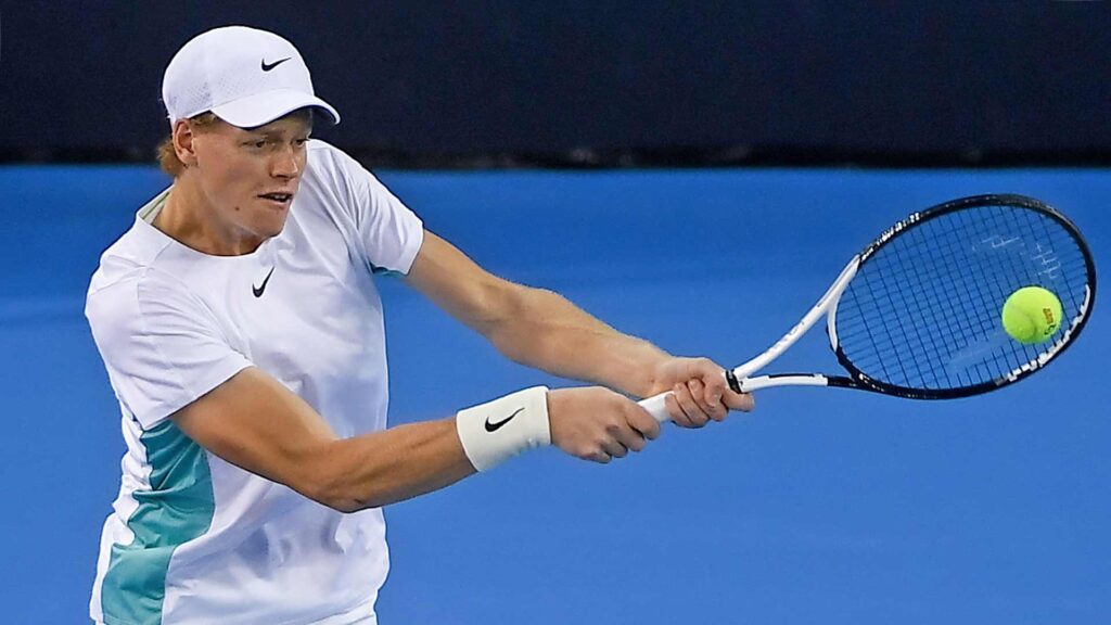 Tenista italiano Jannik Sinner avança às quartas de final do ATP de Pequim
