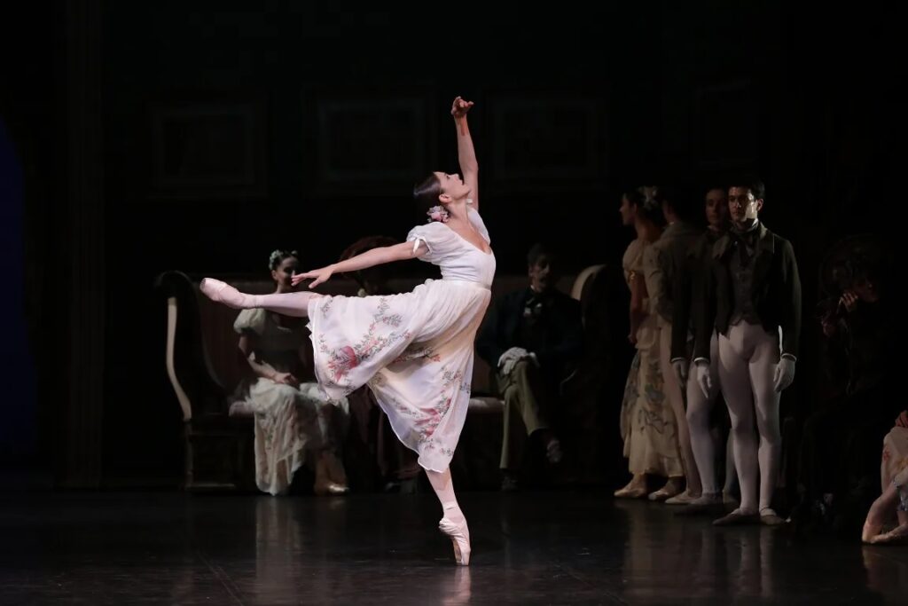 Bailarina italiana Nicoletta Manni recebe título de ‘étoile’ do Teatro Alla Scala
