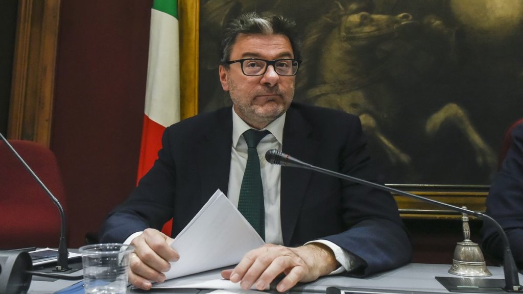 Itália estuda reduzir projeção de crescimento da economia em 2023