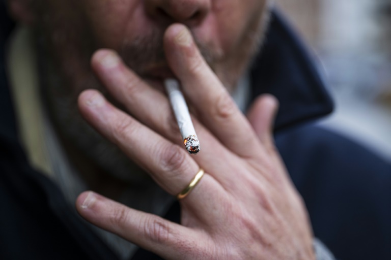 Cidade de Turim proíbe cigarro ao ar livre na presença de não fumantes